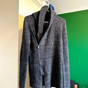 Divided from H&M XS (but fits more like S-M) zip up sweater.